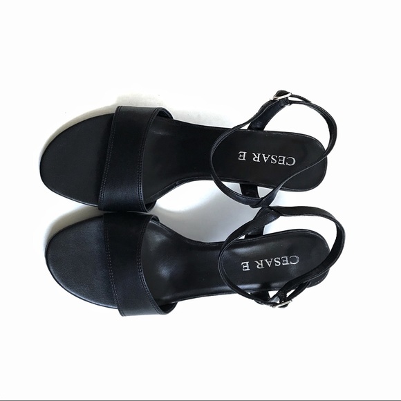 Shoes - Black Kitten Heeled Sandals 8.5